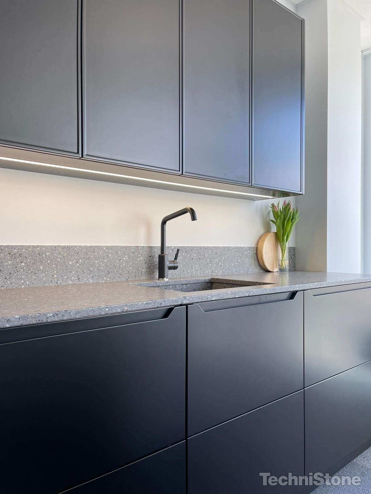 2021 Taurus Terazzo Grey Matt private residence E Stone Kamien Budowlany watermark 04