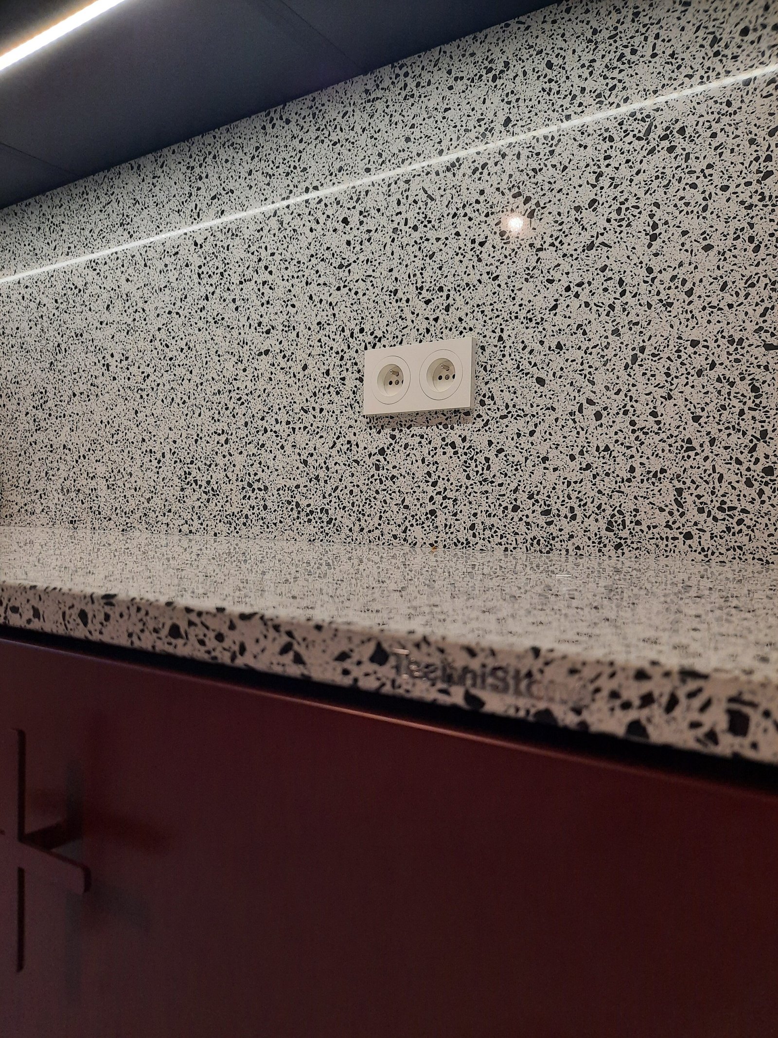 2022 TAURUS TERAZZO WHITE BAU SERWIS Studio Projektowe 3XA PL 7 rotated