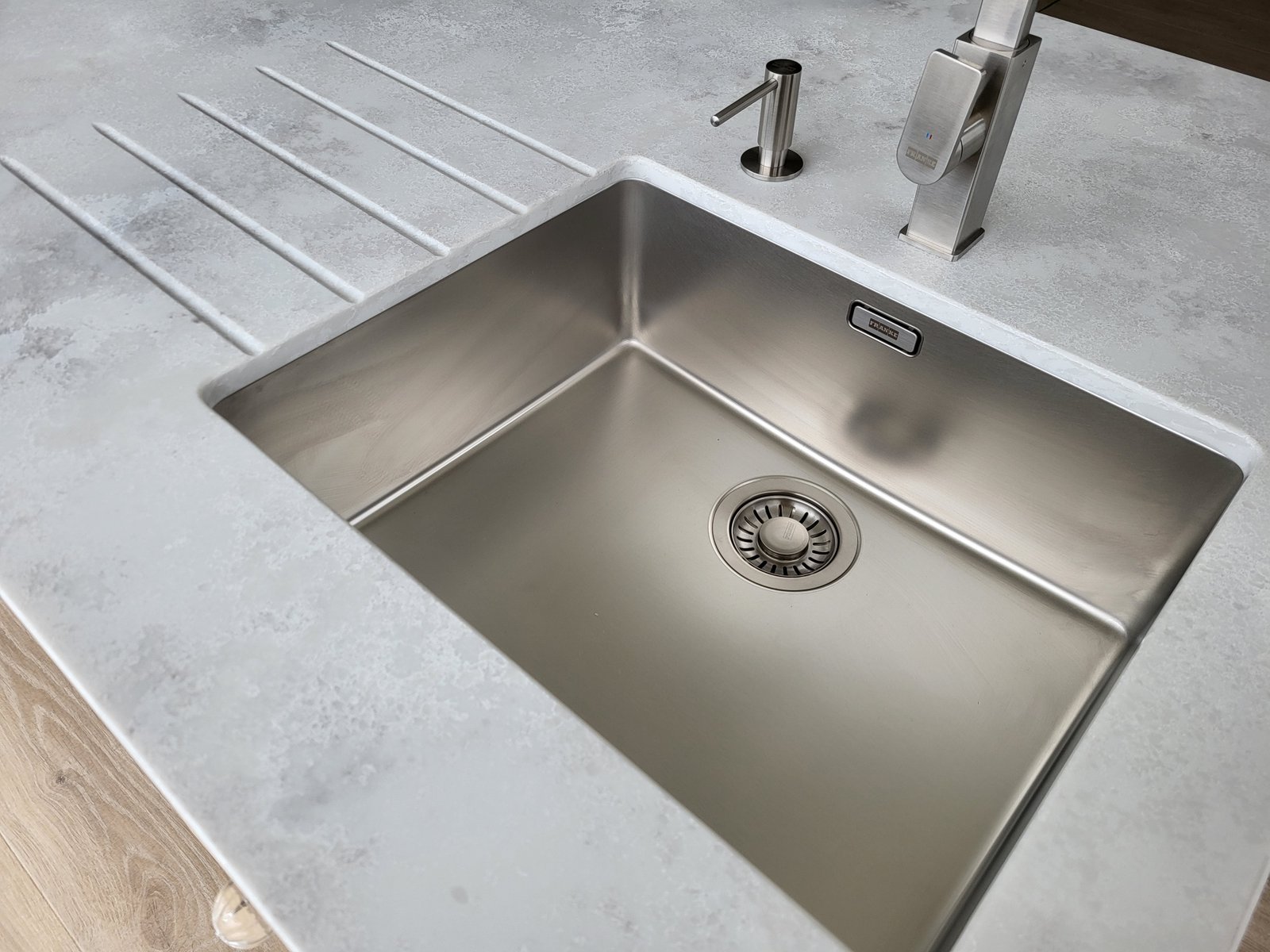 2023_Ambiente Light_Commercial realitation_TESS Kuchyně_POLA_Czechia 3 2023 Ambiente Light Commercial realitation TESS Kuchyne POLA Czechia 3