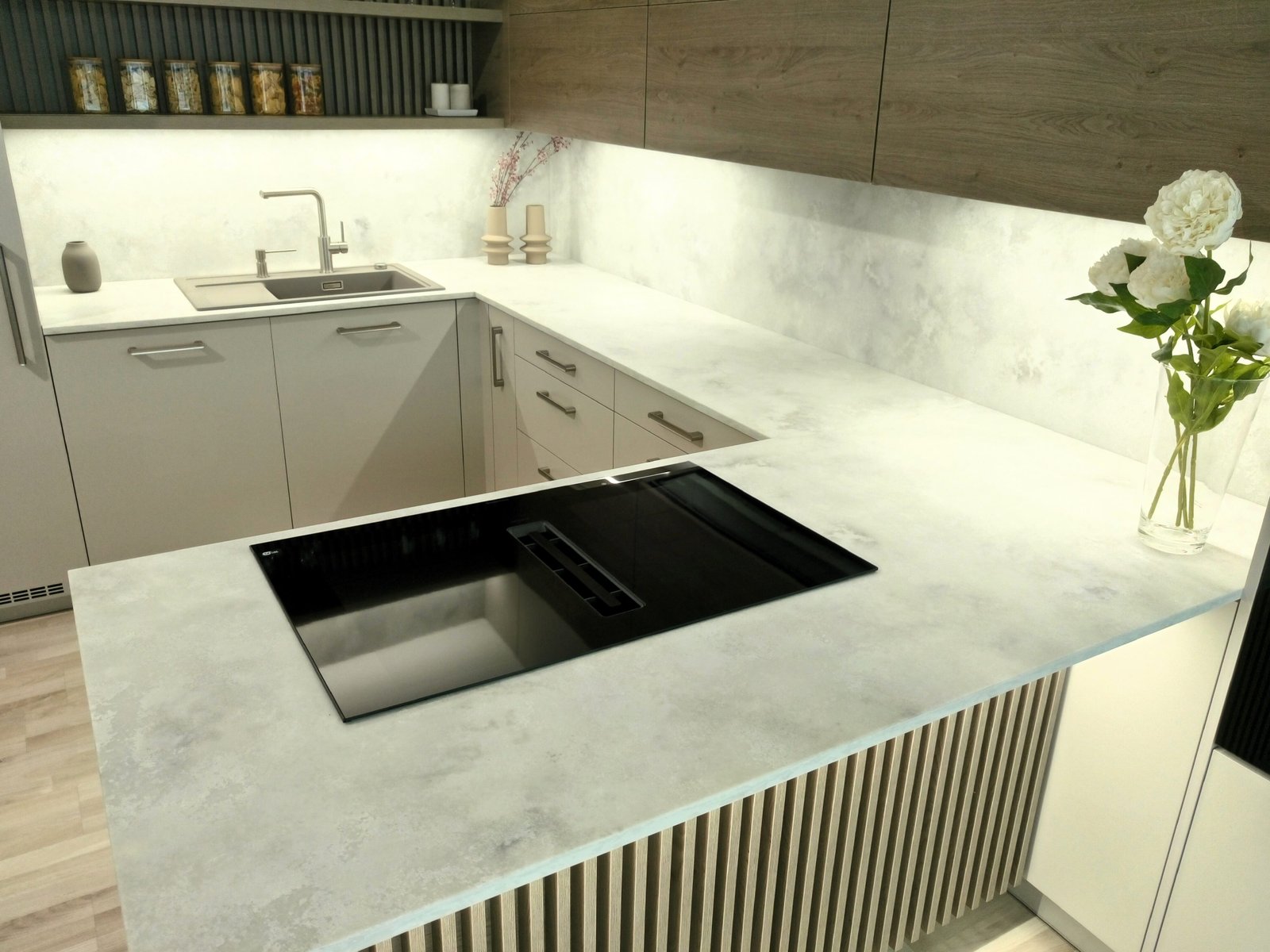 2023_Ambiente Light_Private Residence_Bruno Paul_ALIN Kuchyně_Hradec Králové_Czechia 4 2023 Ambiente Light Private Residence Bruno Paul ALIN Kuchyne Hradec Kralove Czechia 4 scaled