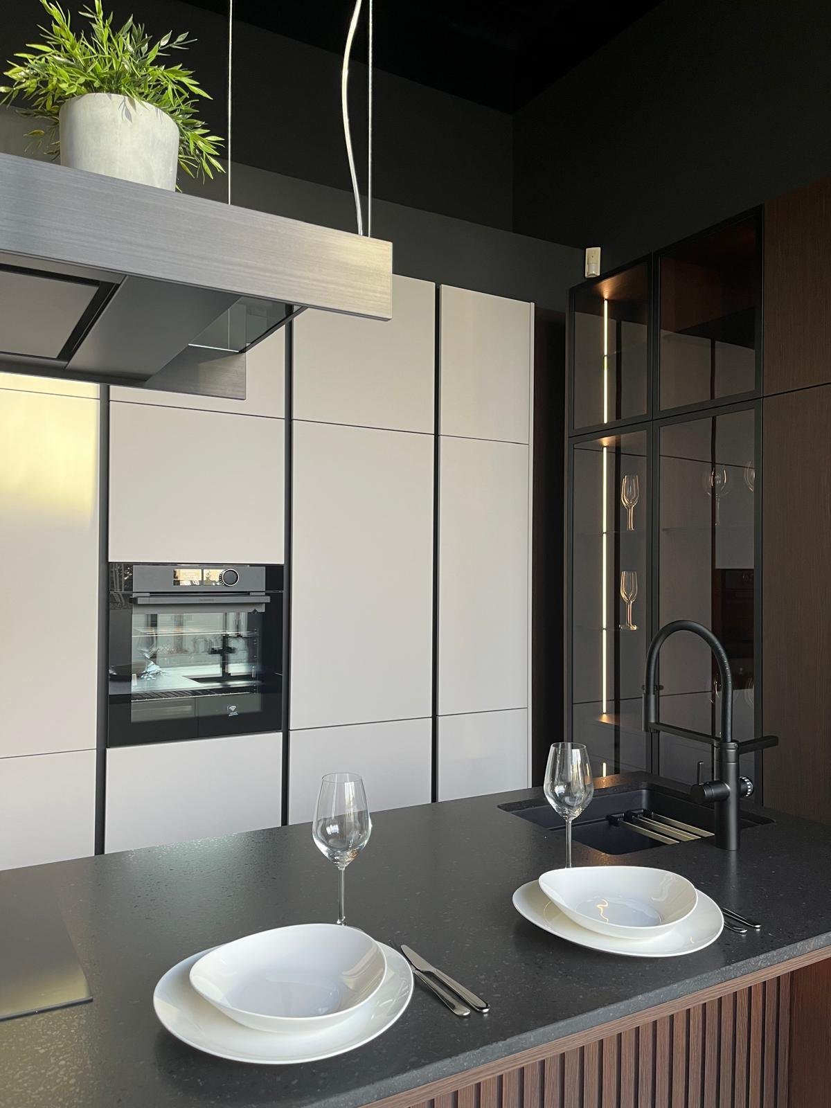 2024 Taurus Terazzo Dark Commercial realization Interior Kuchnie Granmar Poland 3