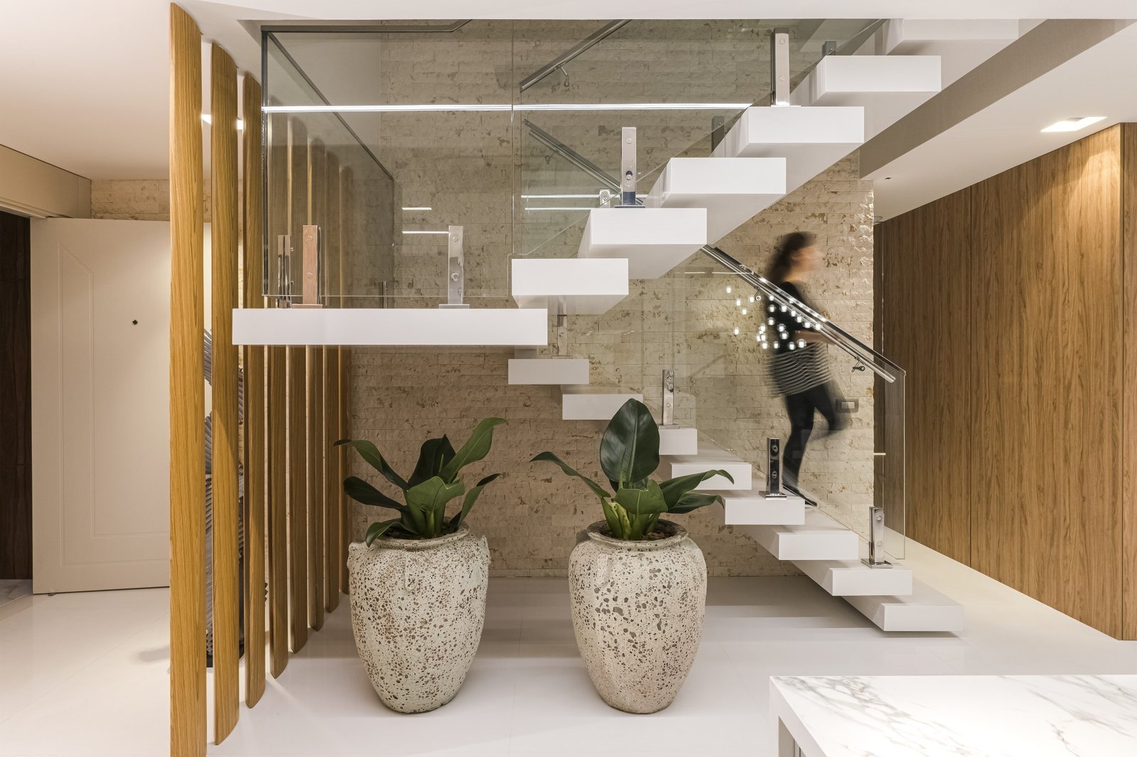 2220F2E2-AAF4-42EA-9EBE8547D6BF92C2 2220F2E2 AAF4 42EA 9EBE8547D6BF92C2