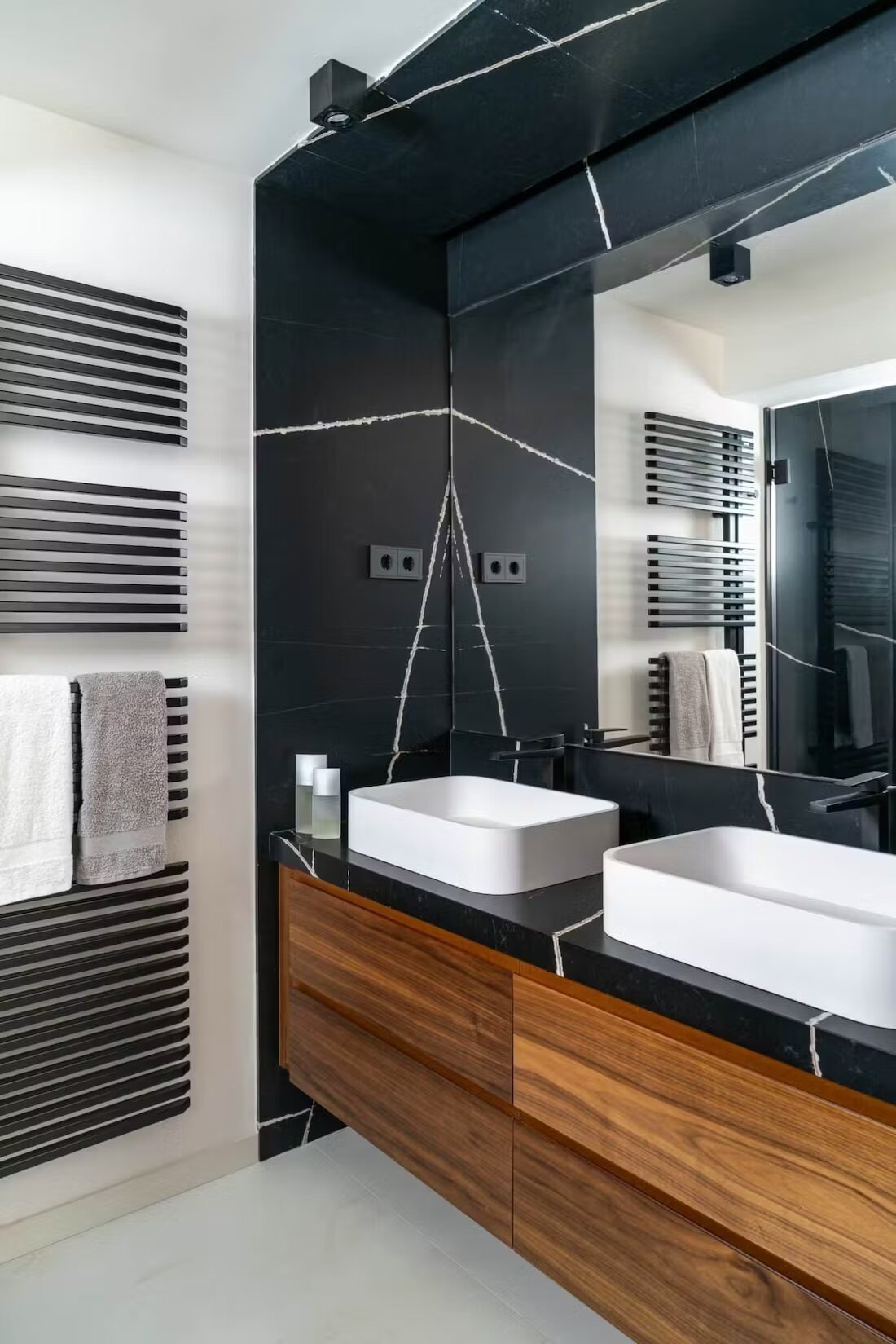 3FA36571 B02B 4276 A558EA1E21545EF8