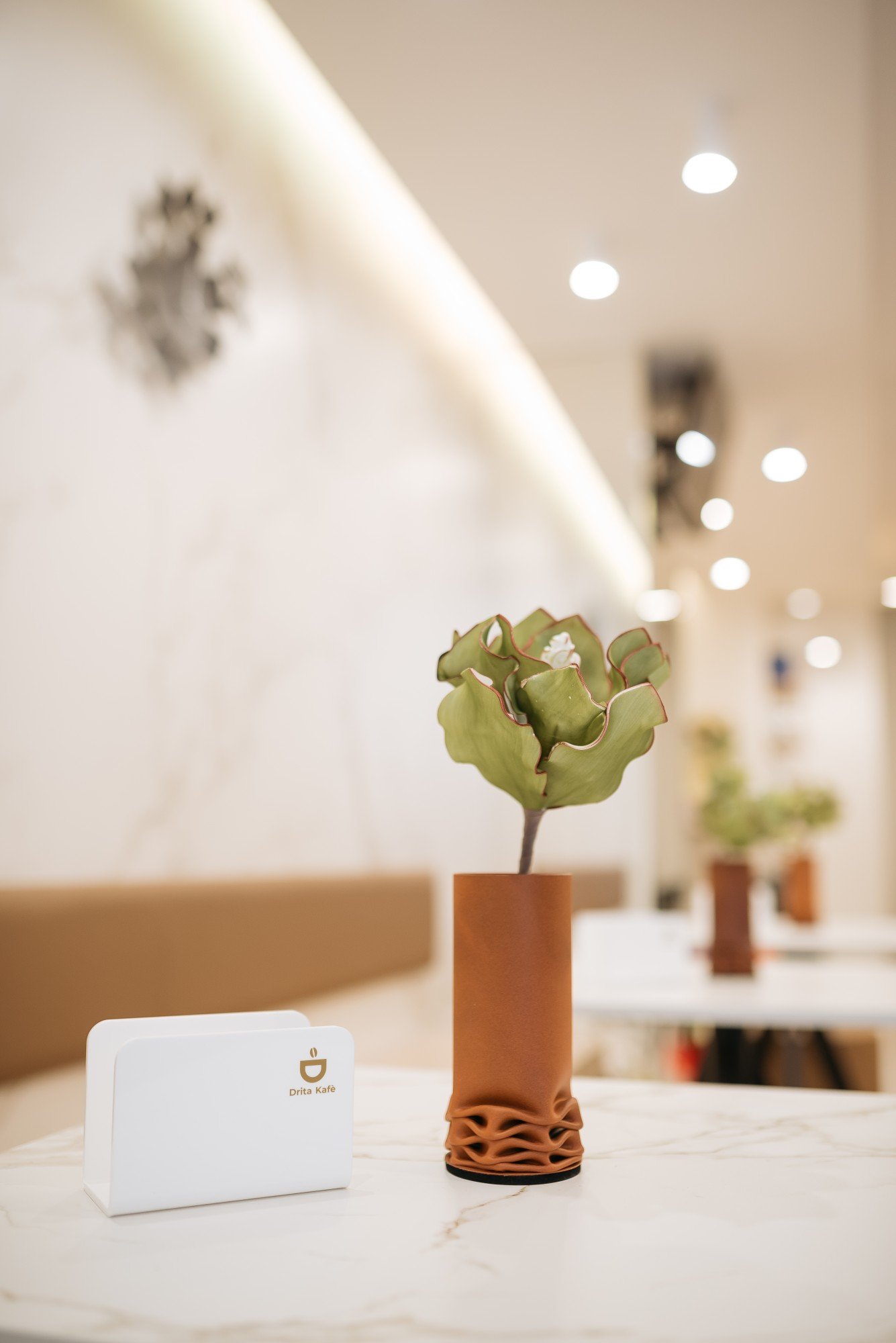 4EFF9BF3 3B97 4607 98BE5EDC8C098CE0