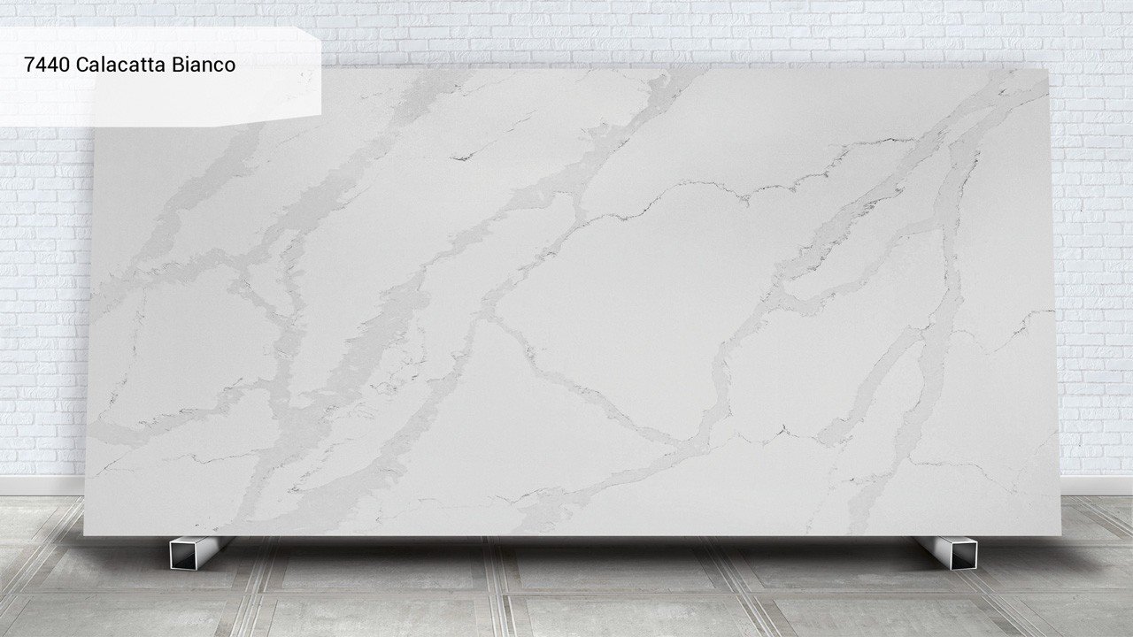 7440 Calacatta Bianco plita