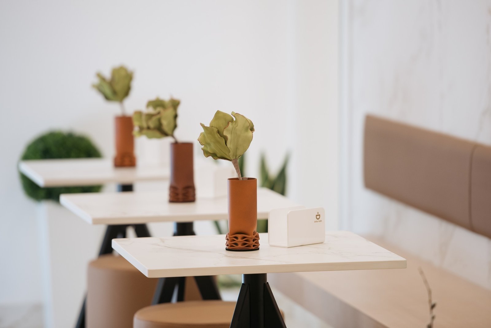 DE2F85F2 AAE1 4423 923F489419EDD04E