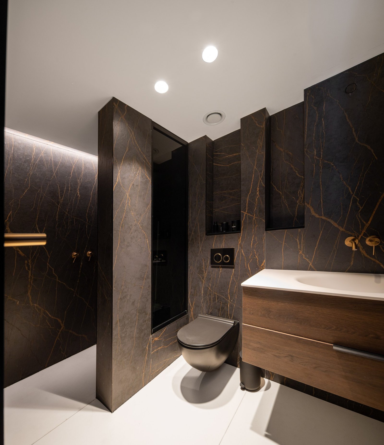 DF9C5885 32B1 457E ACC0C92242CD1F47 1