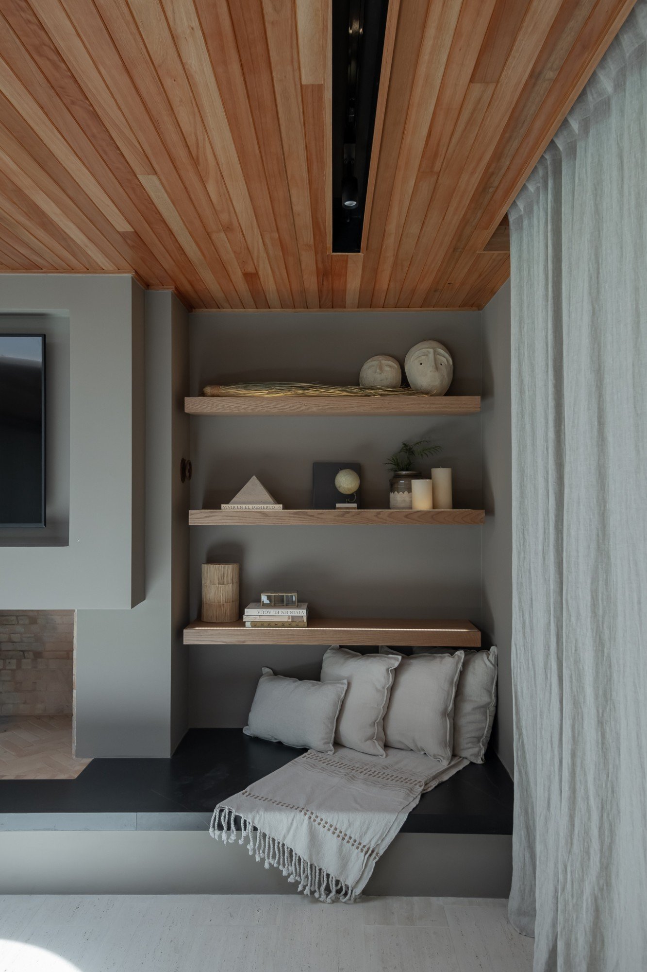 F62A8F66 9FBA 41E7 B7A1F1B71BC56B7C