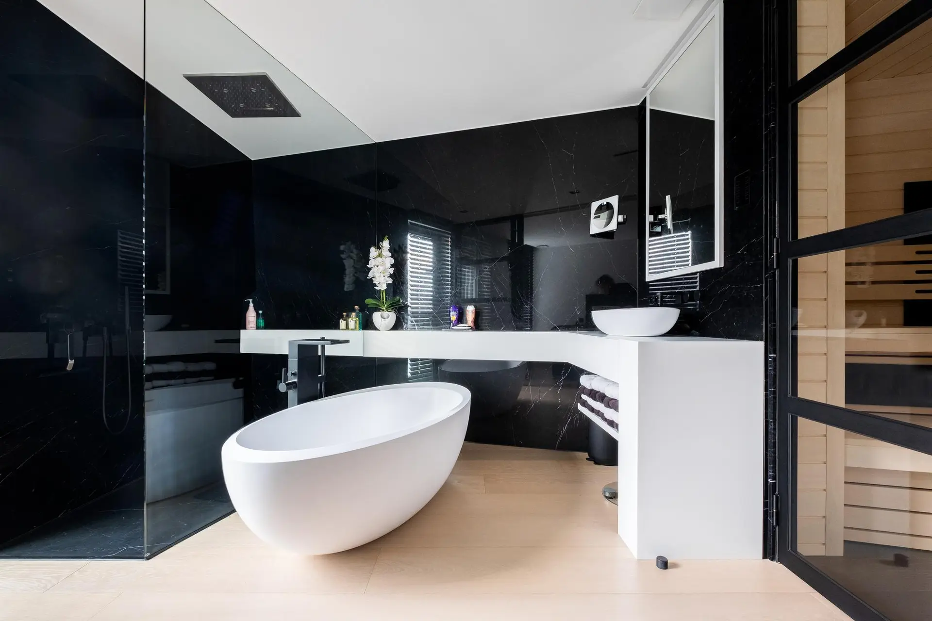 MARQ dils bathroom28529